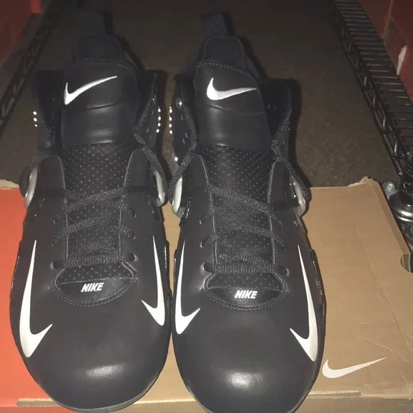 New box mens Nike air zoom apocalypse IV black white football